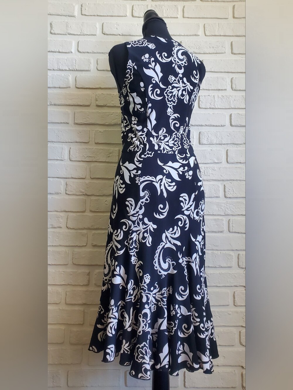 Joseph Ribkoff Floral Paisley Ring Buckle Dress Black White Flowy Ruffle Hem - Picture 9 of 15